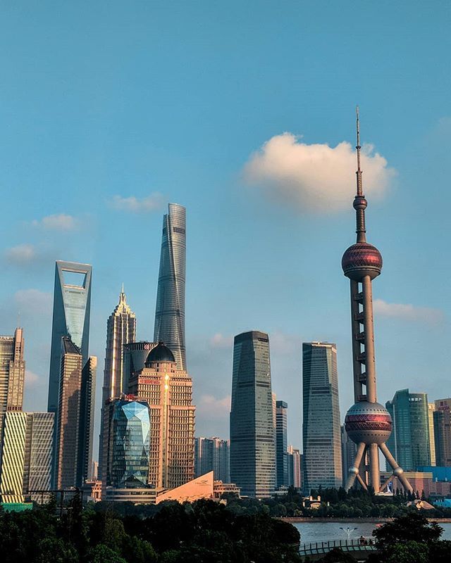 fedurante's tweet photo. Não é todo dia que se faz uma festa com esta vista.
.
.
.
.
.
.
#shanghai #thebund #whotel #travel #brazil #travelphotography #sunnyday #picoftheday #timeoutshanghai #pearltower #floripa #hkiger #hongkong #farfetchpeople #pixel2 https://t.co/MUDkKxQI0Y