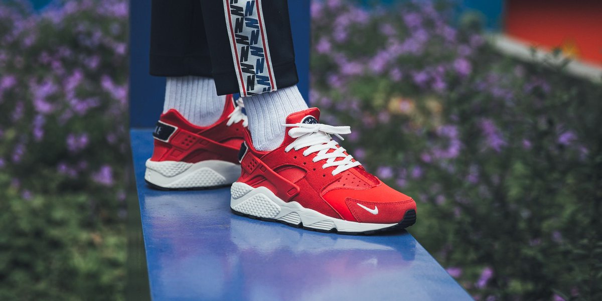 nike air huarache run premium red