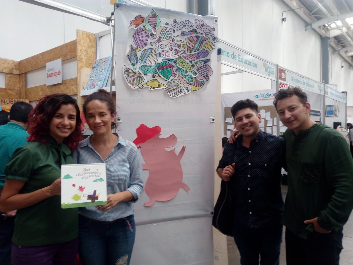 CuentosyTalento's tweet photo. En el marco de la @FILGuatemala presentamos entre música, narraciones e ilustración junto a la autora Jazmín Villagrán Miguel ¿Qué esta pasando allá arriba? De @EdicionesEkare https://t.co/qC9KZVE10h