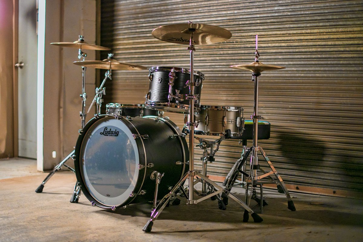 LudwigDrumsHQ's tweet photo. The #KeystoneX shell consists of three-ply Classic Maple core with 1/16" inner/outer plies of American Red Oak. The 5-ply combo of Maple and Oak with dual 45-degree bearing edges creates a thin, dense shell with loud punch and quick even decay.
Info: https://t.co/KHNgzR7eFO https://t.co/057e8MgUlK