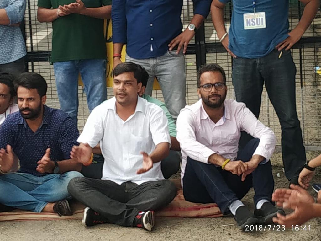 GaurNsui's tweet photo. Yesterday's protest against the lack of transparency in the process of appointment of Vice Chancellor of Panjab University. 
BJP government is clearly misusing it's position and power and is playing with the administration of educational institutions throughout India. @guptar https://t.co/MGJAFdIKfh