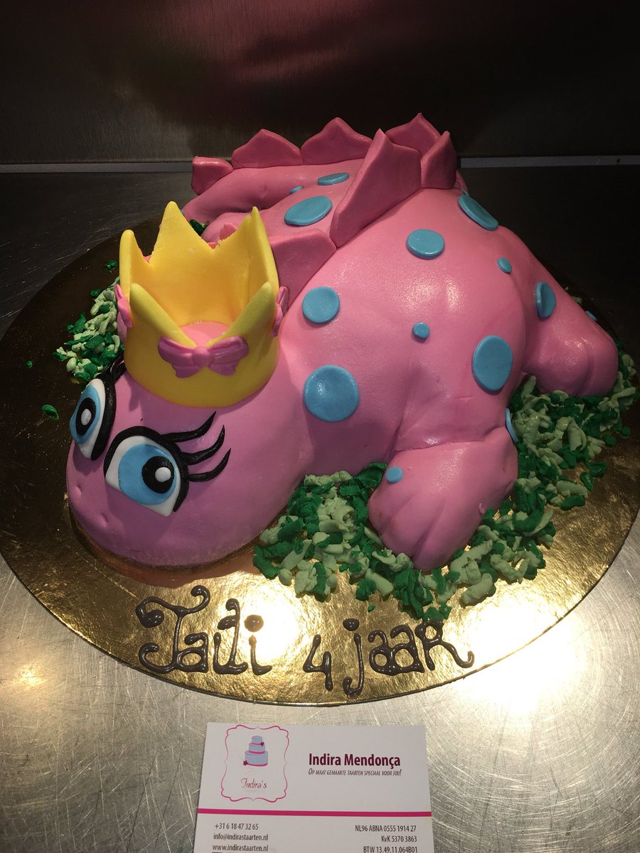 indirastaarten's tweet photo. Van harte gefeliciteerd Taíli met je verjaardag! #indirastaarten #dinocake #pinkdinosaur https://t.co/4YiY17JuVJ