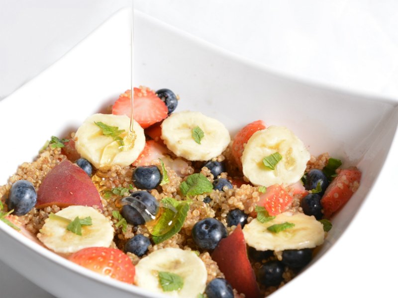 RepNPepper's tweet image. When a piece of fruit is not enough to satisfy your appetite, there's always this quinoa fruit salad and it honey lime dressing. #yum #snacktime #keepitcool ow.ly/5QCG30l51sU