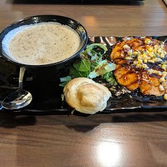 indyfto's tweet photo. Another great summer day in Indy!  Start the week with a fantastic lunch from @indyfto.  Made-from-scratch Chicken Tenders, Panini Sandwiches, Salads and tasty Entrees.  Enjoy our Custom Beverage Bar.  We also have the BEST Peanut Butter Cookies in town....TRY ONE! https://t.co/Xzz5ZPG8Vz