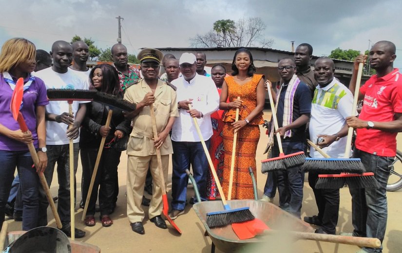 aip_agencepress's tweet photo. Côte d’Ivoire/ La ville de Tiassalé a accueilli le lancement d’une campagne nationale de salubrité
https://t.co/3G4dankZHX https://t.co/S9DKcPZEwL