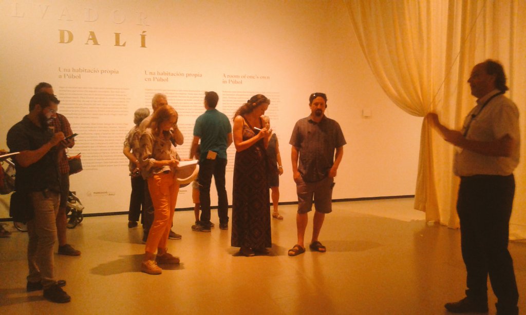 IsabelEgeaM's tweet photo. Redescobrint la figura de Gala: musa, companya, creadora... amb el Pep Serra @MuseuNac_Cat #GalaDalí @MuseuDali https://t.co/z1SsbY1TNP