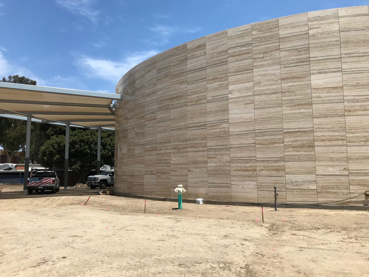 StonePanelsIntl's tweet photo. Project Spotlight:  Orange Coast College Planetarium
The StoneLite® façade has horizontal graining in a ¼” open joint system with quirk mitered edges along with both 90  and non-90 degree finished corners.  Our panels is an ideal solution for projects in seismic areas. https://t.co/YH0YBufPxN