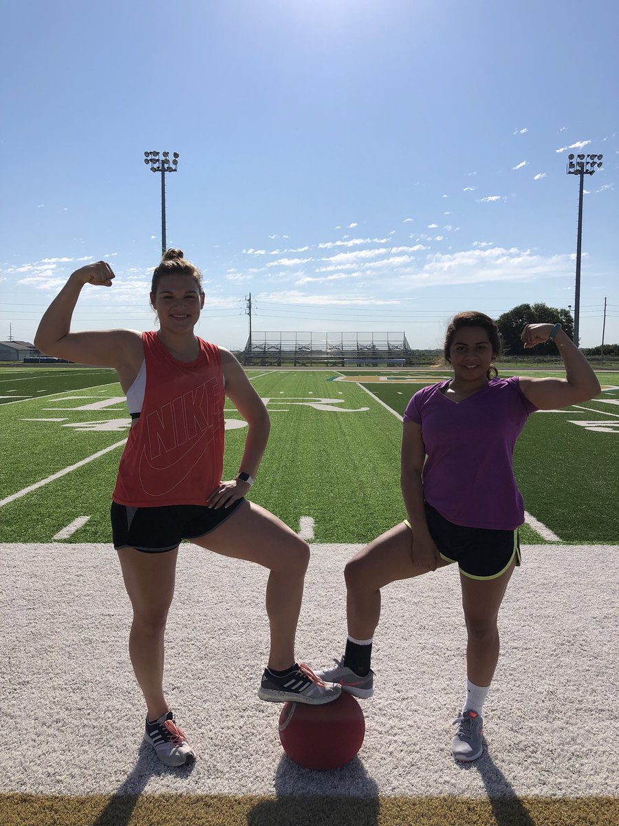 BeastBabes's tweet photo. Day 34: Foccerball Tuesday💪🏽 https://t.co/UOqKsbvgPn