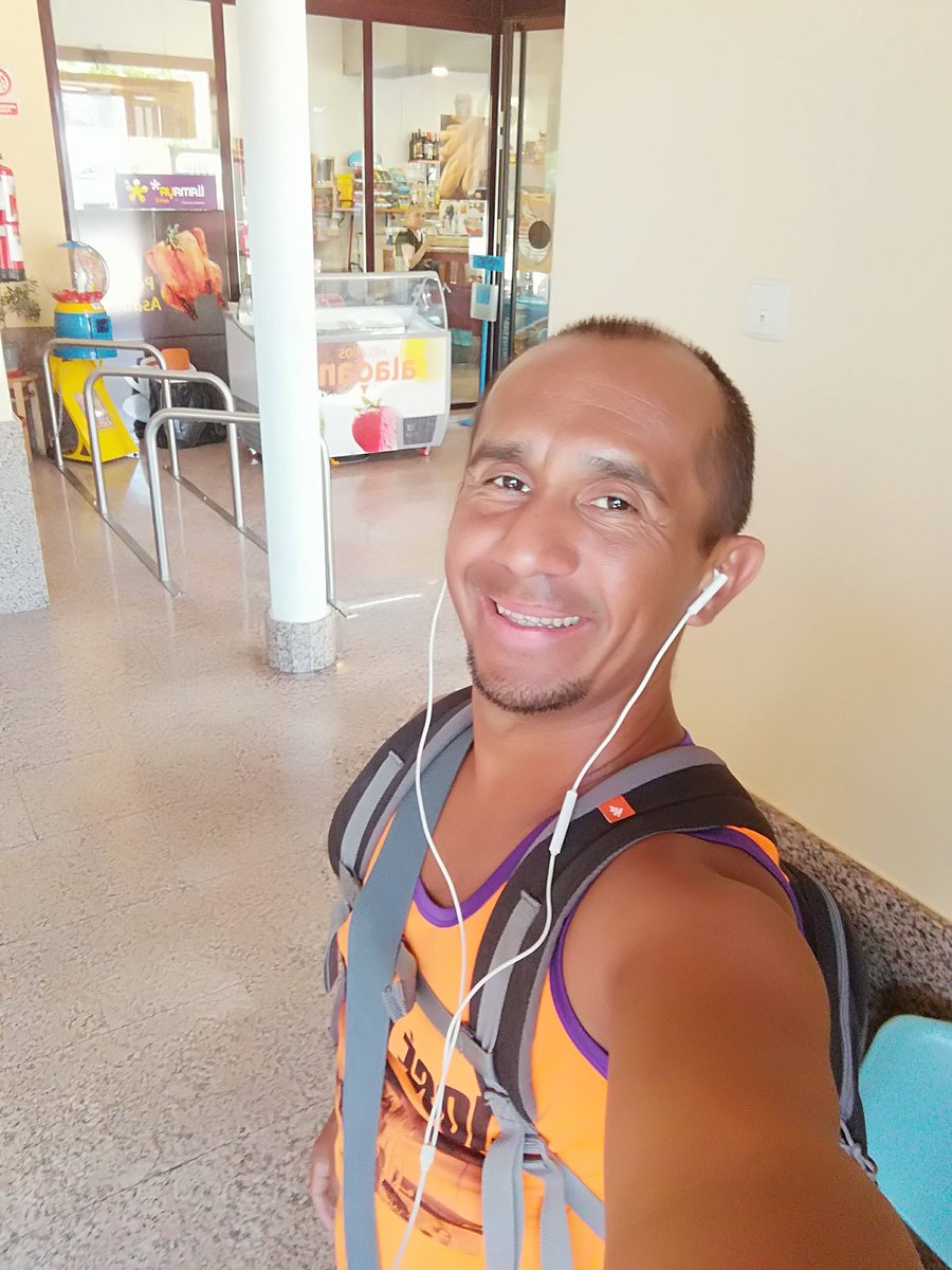 joseabreo's tweet photo. Vive vive el Verano, vive vive, vive vive la vida dame calor. Hoy a bailar, a entrenar a hacer feliz a la gente y a ser feliz. Trabajando para alcanzar los sueños. Tirando para adelante siempre. #JoseMiguelInternacional #VenefitEnMadrid #BailoFit #EntrenaYDiviertete #Bailofitear https://t.co/cMAXf5eMbs