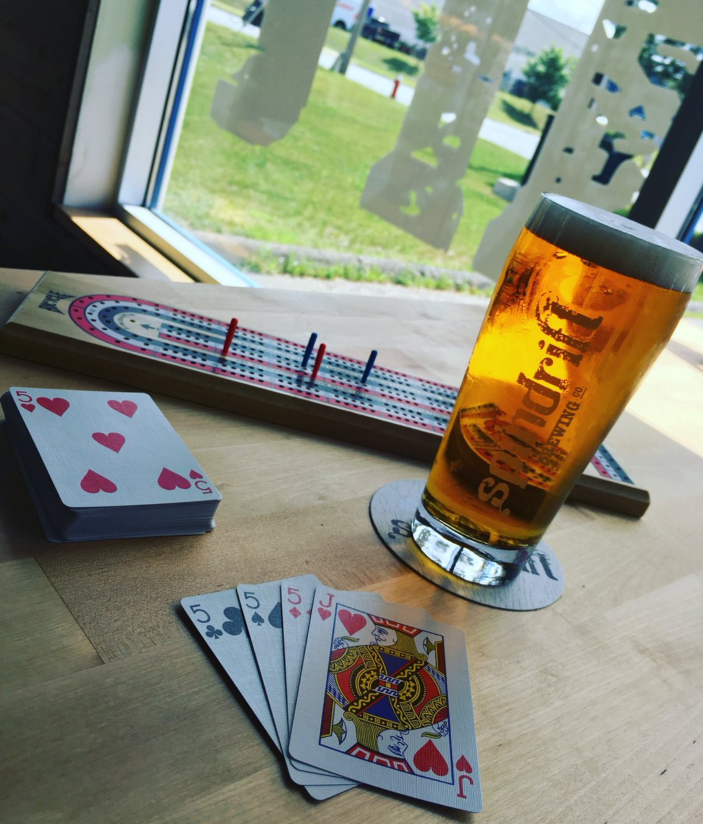The #perfecthand deserves the #perfectpour 🍻♥️👏🏻 #nailedit #cribandbeer #cominguphearts #knottyhandforaknottybuoy 
•
•
•
#nscraftbeer #craftbeer #beer #supportlocal #drinklocal #dartmouth #novascotia #cribbage #crib #pints #knottybuoypils #pilsner