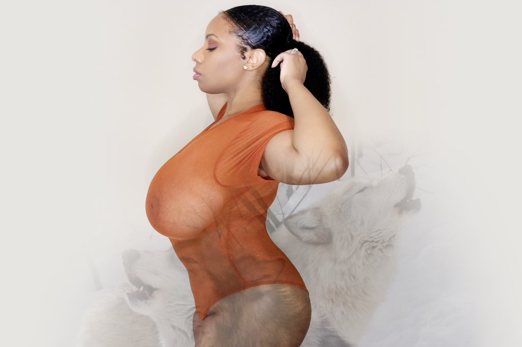 OnlyOneRhonda's tweet photo. #bodypositivity #realboobsmatter lol #tittytuesday https://t.co/cTLbRMTliJ