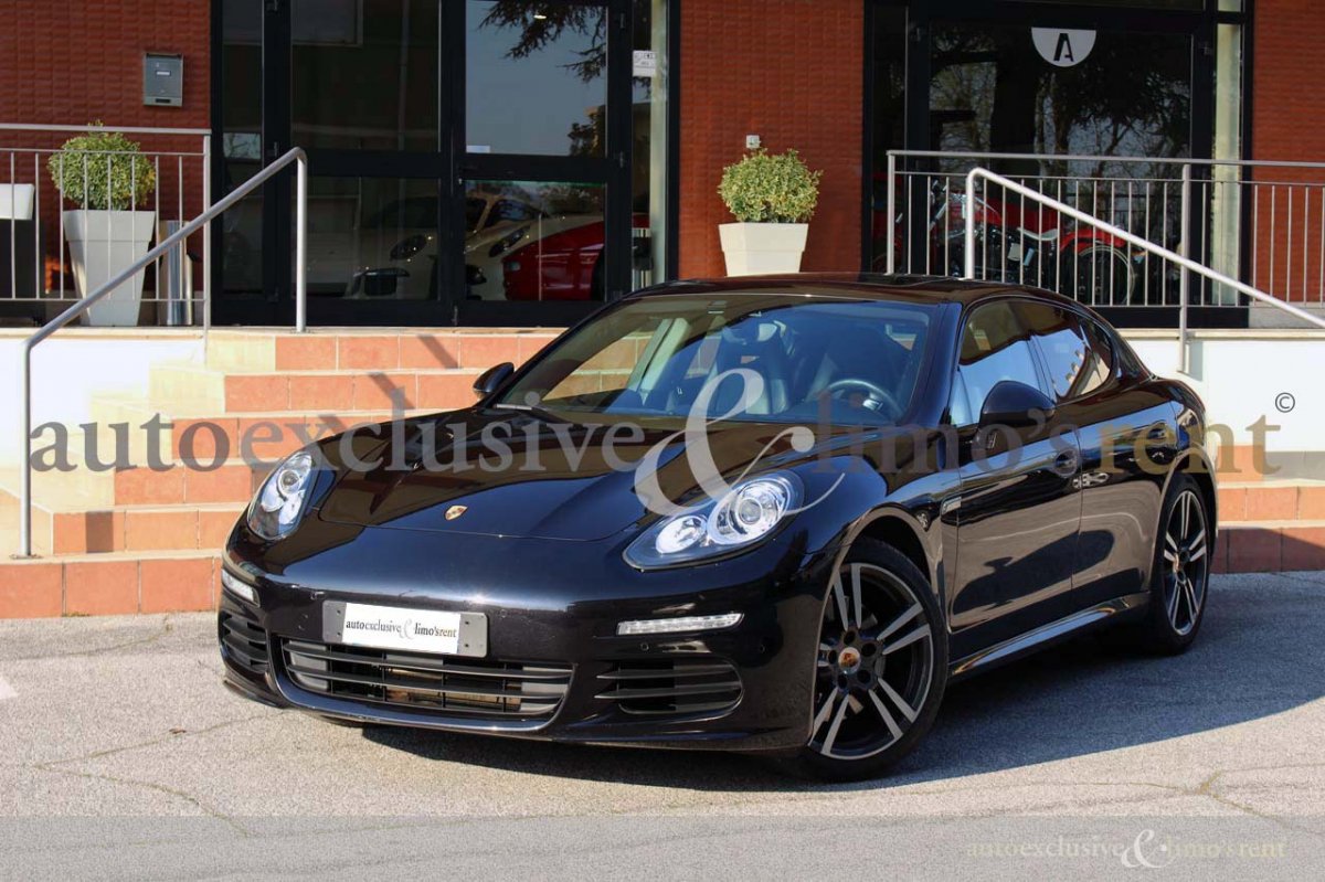 AutoCherish's tweet image. ..don't miss out on this 2013 Porsche Panamera 3.0 Diesel Rif IWW5252 Riferimento IWW5252 Anno 2013 IVA esposta Km 81.000 Cilindrata 2967 CV 250 Alimentazione Diesel Trasmissione Posteriore Colore Nero Metallizzato Interni Pelle Nera G... autocherish.com/homes/advert_d… via @autocherish