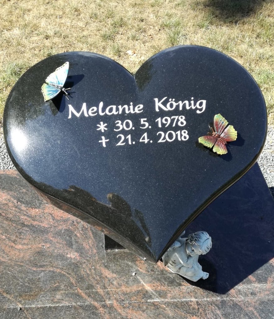 Das Grab von meiner Süßen ❤️Melanie❤️ (<a href="/Ela_in_Love/">Ela 🦋</a>) ist nun fertig.

Ruhe in Frieden mein Schatz ❤️😘❤️