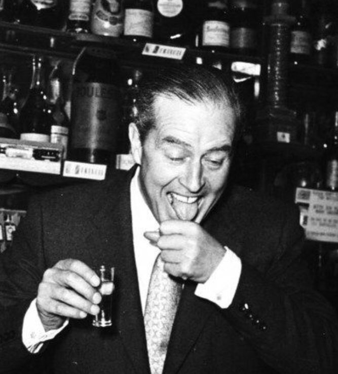 Happy #NationalTequilaDay 🍸🍋#RayMilland #1950s #OldHollywood