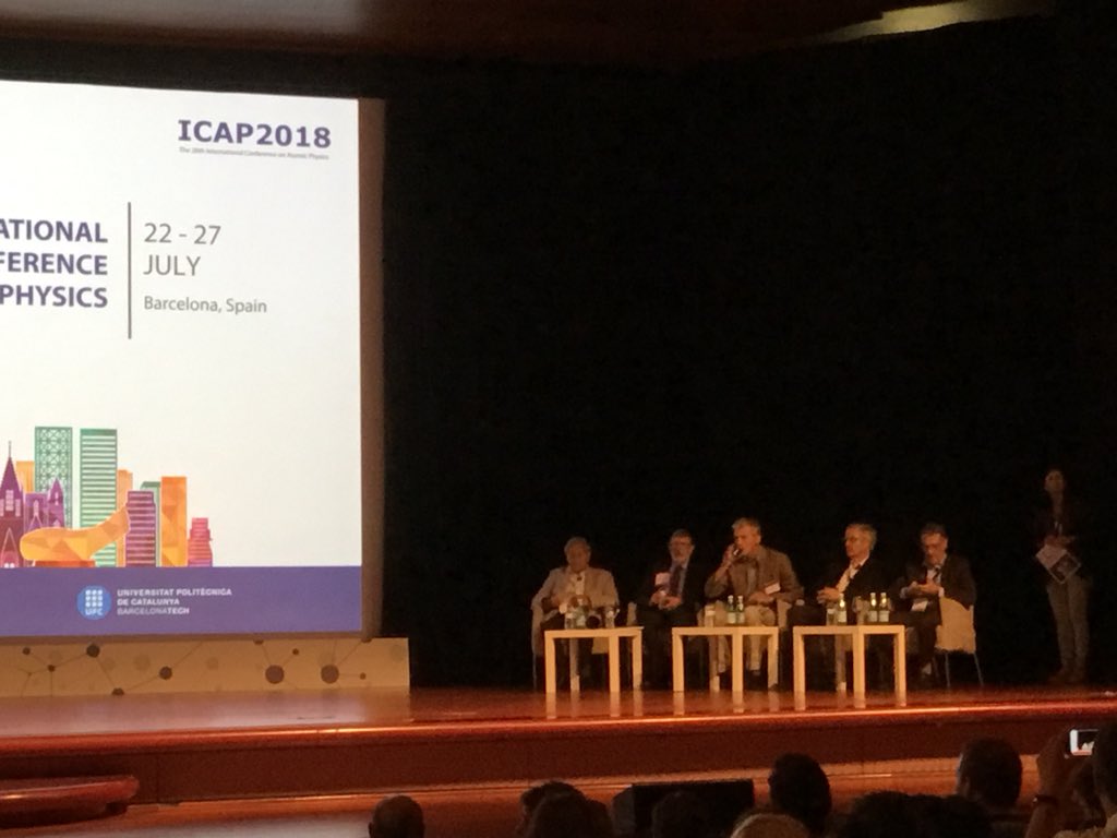 CommsPhys's tweet image. And panel is about to start in a packed theatre where young and not so young, experts and lay people have gathered to learn from those who have made history in #physics at #icap2018