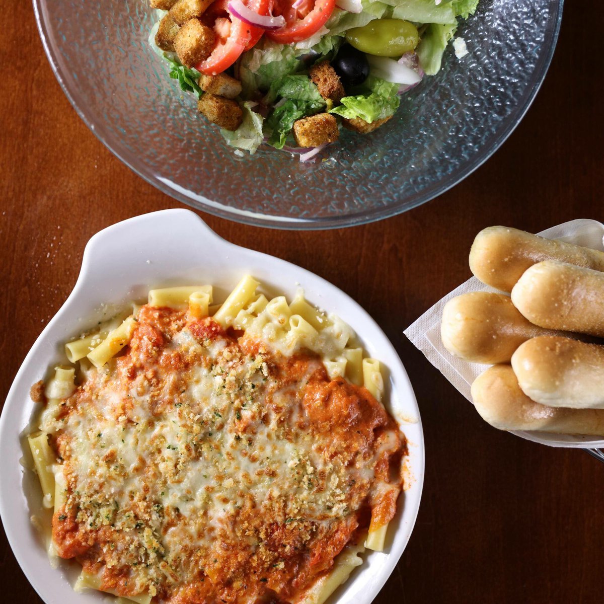 OnlyPartytime's tweet photo. ¡En el #ProntoLunch de @olivegardensv tú creas la pasta!🍜😱
Te esperan de 11:00 am a 4:00 pm de lunes a viernes.
*Imagenes de caracter ilustrativo*.          #olivegarden #partytimesv #pastas #pornfood https://t.co/xRLfYpNPSE