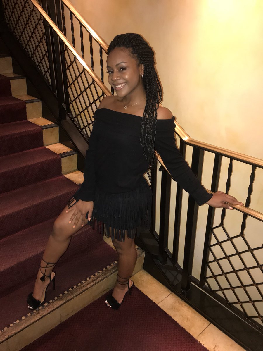 ___AshKash's tweet photo. And you knew that 💋
#lastnightlook https://t.co/w0wRqA2uCq