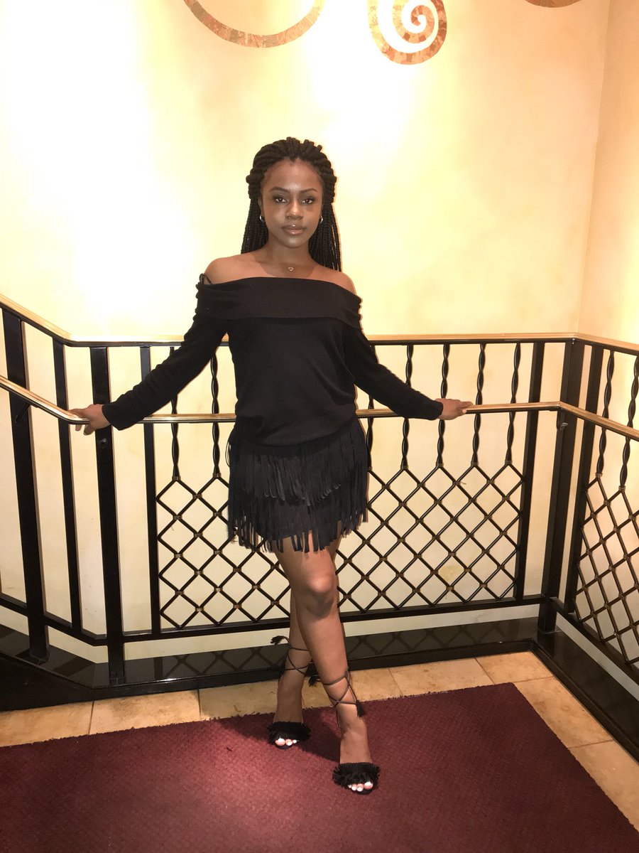 ___AshKash's tweet photo. And you knew that 💋
#lastnightlook https://t.co/w0wRqA2uCq