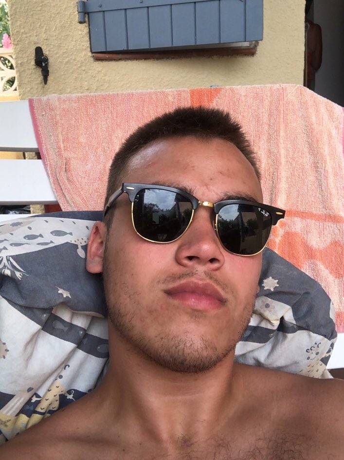jaroslawb13's tweet photo. #NouvellePhotoDeProfiI #jefaislebeaumaisjssunbeauf #rageux #tchatcheur #shoguntonight https://t.co/qa3xhiLD2E