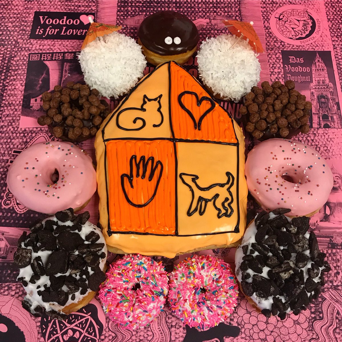 VoodooDoughnut's tweet photo. We’re dough-nating a quarter of every doughnut sold #TODAY to the @OregonHumane from our #VoodooToo shop in #Portland!!! So come down and grab a doughnut or two or three or a dozen and help us give back to our #community!!
#oregonhumanesociety #portland #pdx #portlandoregon https://t.co/ofYe18SnqB