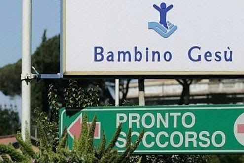ldibartolomei's tweet photo. La polizia ha trovato l’uomo che ha sparato alla piccola Asia.
Gli investigatori per ora non contestano l'odio razziale.
"L'avevo appena comprata, volevo provarla" avrebbe detto lo sparatore.
Fosse stato un cane avreste fatto i pazzi.
Ma tanto è una Rom. https://t.co/Ol7LP5b3tm
