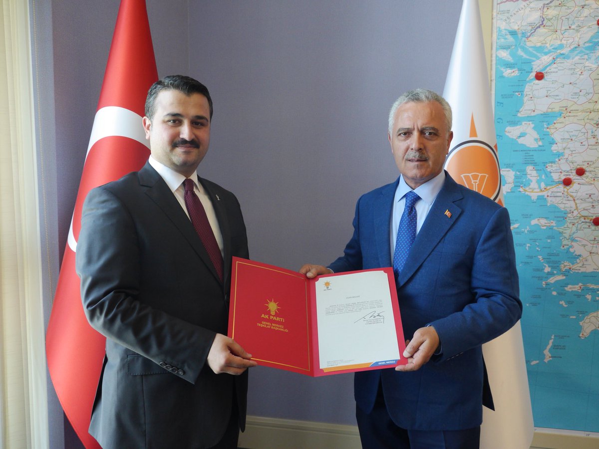 NusretUrmak's tweet photo. AK Parti Şanlıurfa İl Başkanlığı görevine asaleten atanan İl Başkanımız Sn.Bahattin Yıldız Beyi tebrik ederim. Hizmet yolunda başarılar dilerim.
@byildiz63 https://t.co/sVlZbunGDb