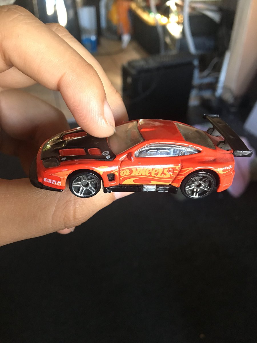 Juant0nt0's tweet photo. Should I Wheel swap the formula race car on the the Ferrari? #Hotwheels #hotwheelscustom #realriders #firstcustom #hotwheelscommunity #hotwheelsdiecast #hotwheels https://t.co/8s8JeR6wKG