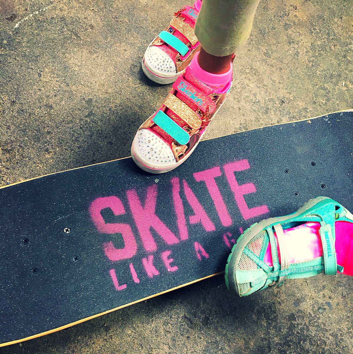 pgptraining's tweet image. Back at that performance training @skatelikeagirl with @JFKU_SportPsych @JFKU_LEAP #skatelikeagirl #mentalkickflip