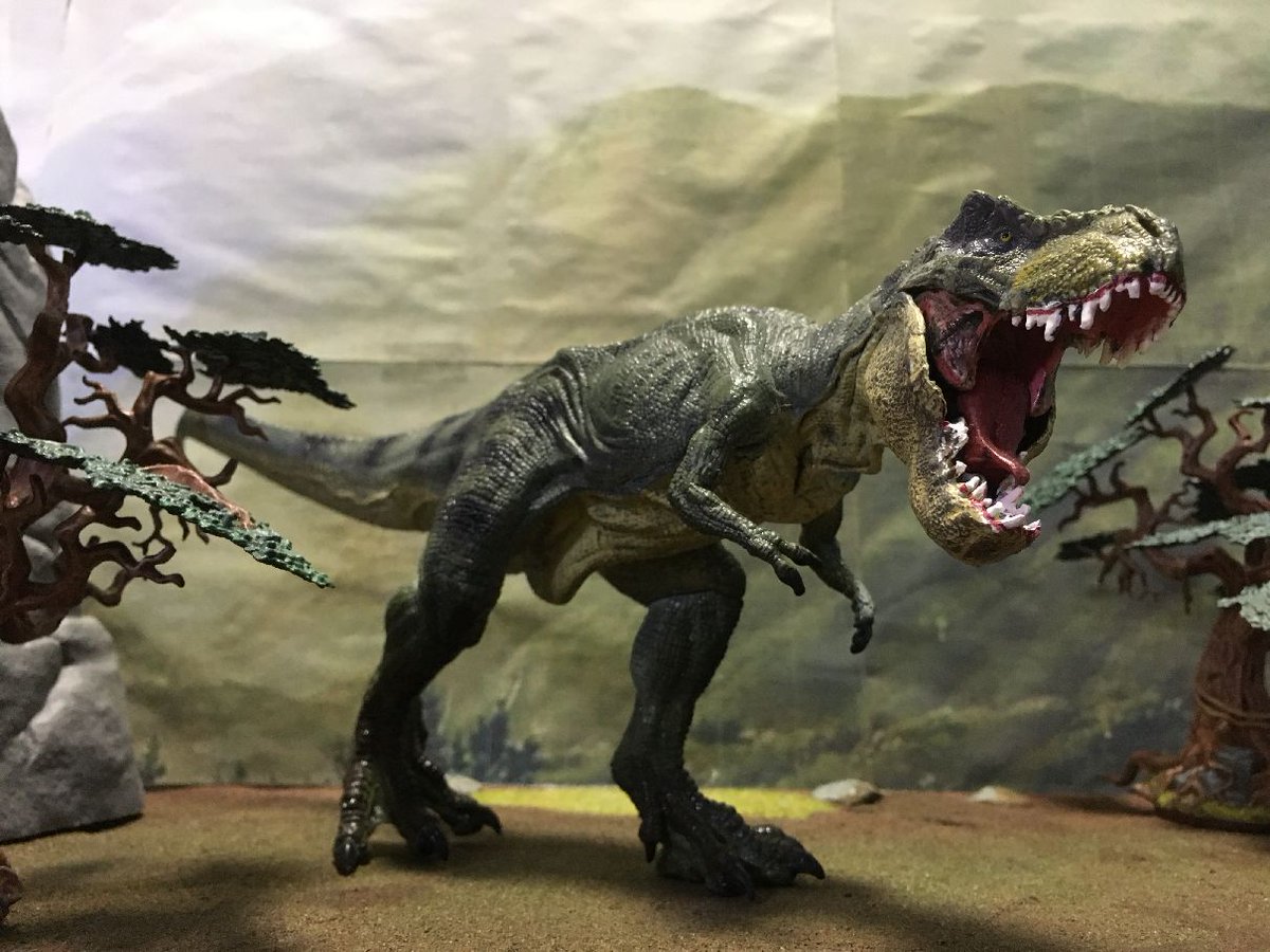 ট ইট র タカ Kom ティラノサウルスのリアルなフィギュア Papo系 をゲット そのままでも結構カッコイイけど 塗り直し案件 恐竜フィギュア ティラノサウルス