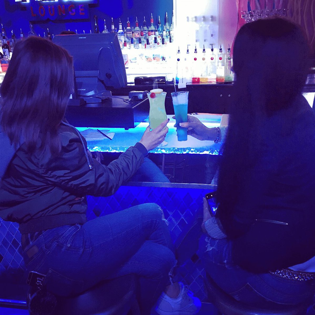 Icebarfans's tweet photo. Let's toast to Tuesday Chill, shall we? โ๏ธ Share a frostbite cocktail or two during ๐ฅ happy hour at our Fire Lounge ๐ฅ tonight! ๐ธ: @oxy304213 #tuesdaychill #icebarorlando #firelounge #happyhour #drinks #firecocktail #frostbitecocktail https://t.co/dJ9HXv8cAu