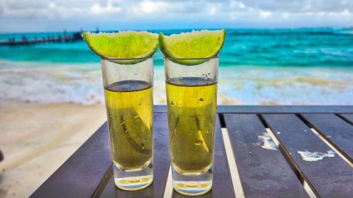 JewelstoJet's tweet photo. It’s National Tequila Day! Tequila Lime popsicles sound like a winner today, especially in 108 degree weather today. Shop now, code: “NTD30” for 30% off. #jewelstojet #magnaclasp #nationaltequiladay #tequila #celebrate #findyourshine #howdoyoubling #summer #fashion #jewelry https://t.co/qHNIzq9UMk