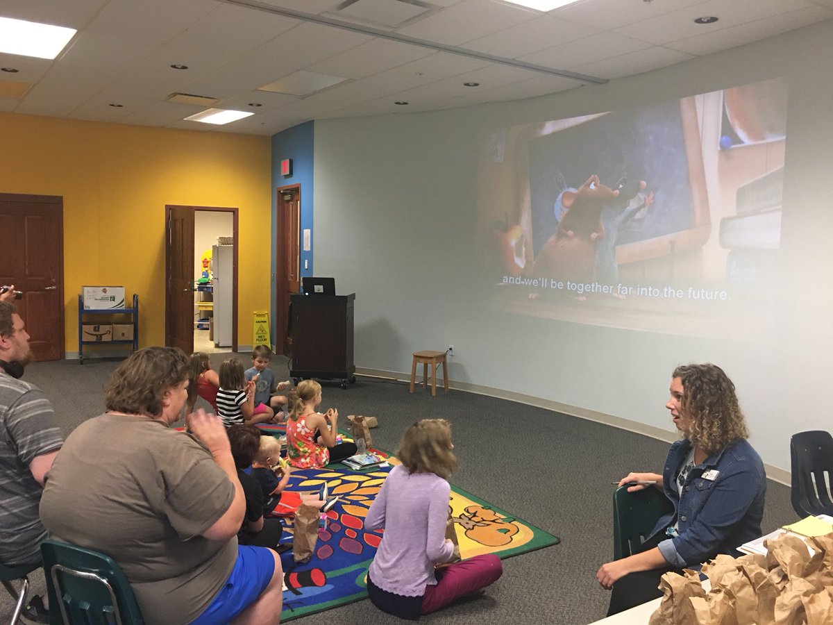 JayHottinger's tweet photo. The @LCLibrary101 is one of the important partners in the summertime free lunch program for children 18 and under in the City of Newark. There are several partners around the city in this critical program for our area youth. Approx 60 youth served daily from this location alone https://t.co/vt1pGFnE1q