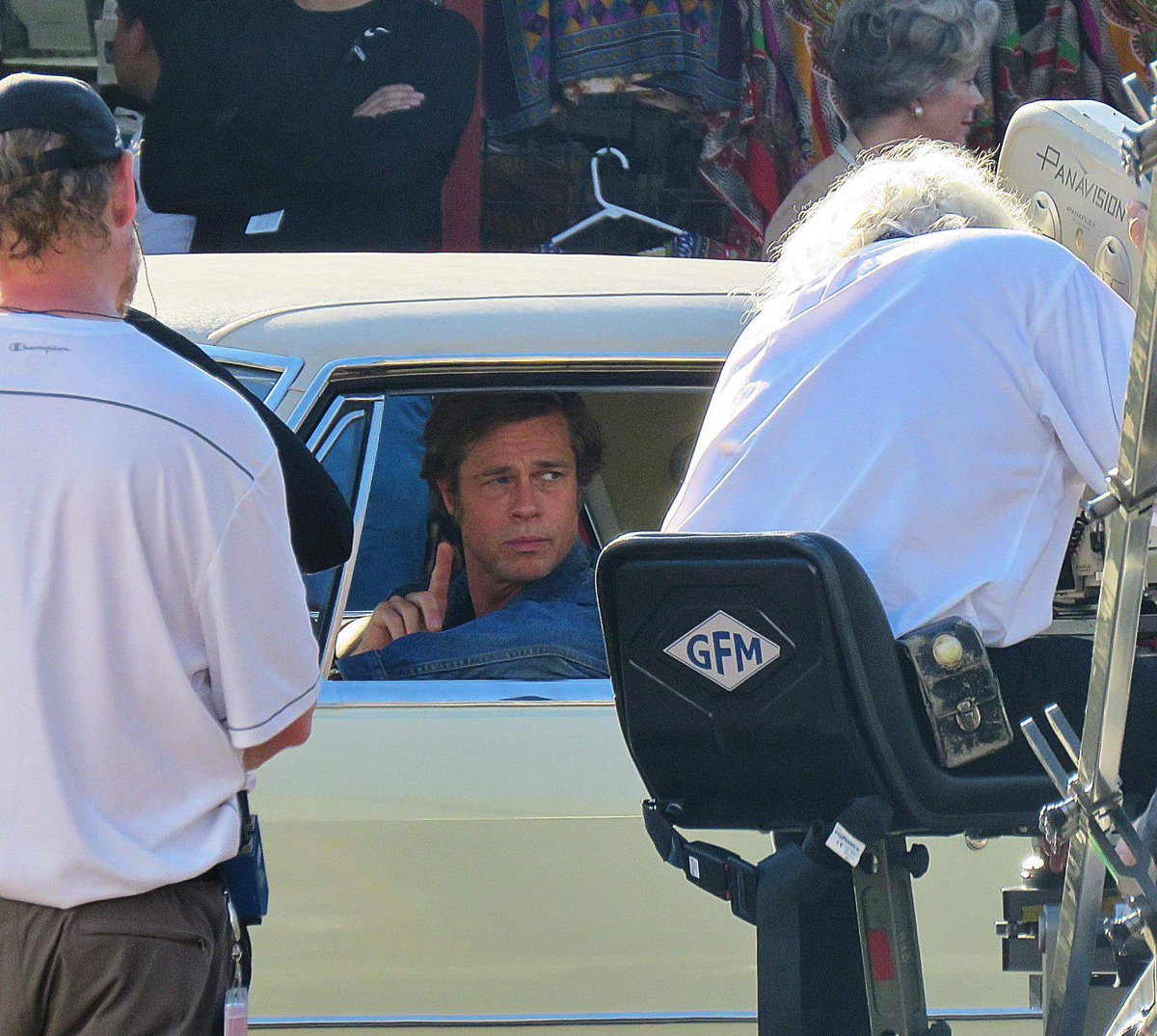 brikdon1956's tweet photo. @olv #ExtraExtraExtra...Filming extended an extra nite #FilmingUpdate #OnceUponATimeInHollywood ##Brad Pitt https://t.co/o1NMgRQlXO