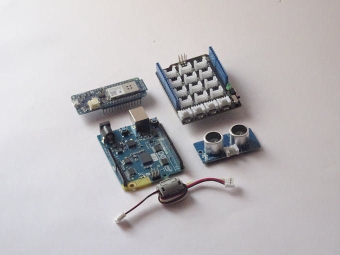 programarfacilc's tweet image. Otro proyecto más donde nos muestran cómo podemos monitorizar una papelera o cubo de basura. Está basado en el extinto #Arduino101 y funciona con un sensor de ultrasonidos. #Maker #DIY buff.ly/2LN27UN