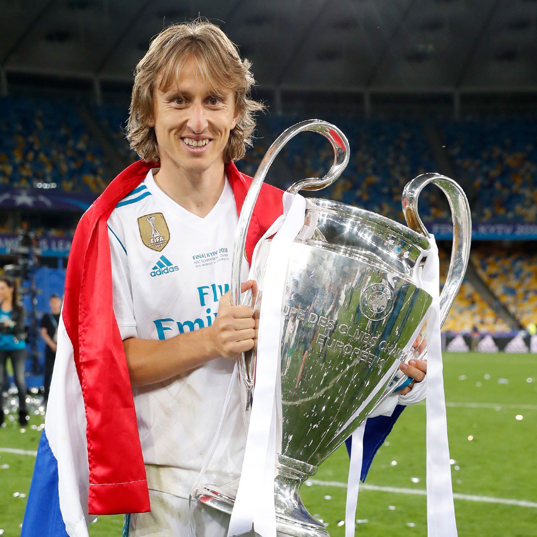 realmadriden's tweet photo. Nominees for The Best Fifa Football Awards 2018:
🇭🇷 @lukamodric10 (men's player)
🇫🇷 @raphaelvarane (men's player)
🇵🇹 @Cristiano (men's player)
🇫🇷 Zidane (men's coach)
#HalaMadrid https://t.co/rfu70T6QDM