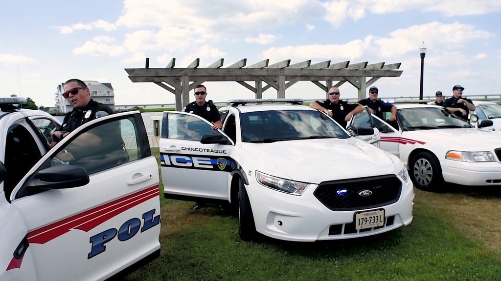 Here it is!! Our #lipsyncbattle video! Thank you all for supporting us... we had a lot of fun making this for you. We also anticipated the video going "viral", so we decided to promote our little slice of heaven called Chincoteague Island at the end!
We … youtu.be/1pa0EVo2_64