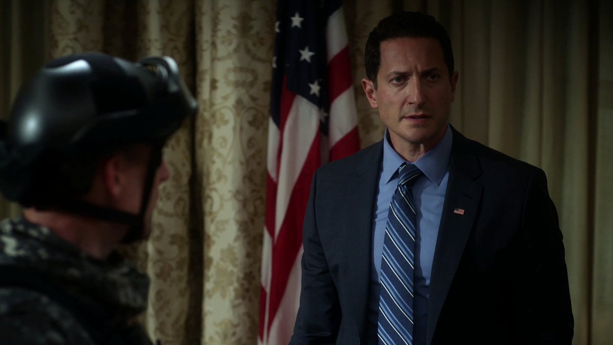 VasilisaVolga's tweet photo. #SashaRoiz #MonroeBennett #SalvationCBS☄️ https://t.co/1hnGQuZWv7