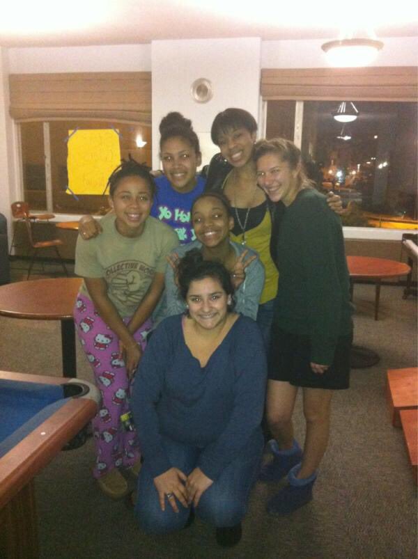 ohshxtbrit's tweet photo. @CaloInTheCut @LilMizzMoMo Gilson built the foundation of #FYPMB and will always pay our respects to it ✊🏽#LoungeLyf3 
@iCanMakeYouKim @like_a_fisha @feinwein_ @traina_thought https://t.co/CPb2cNMy4T