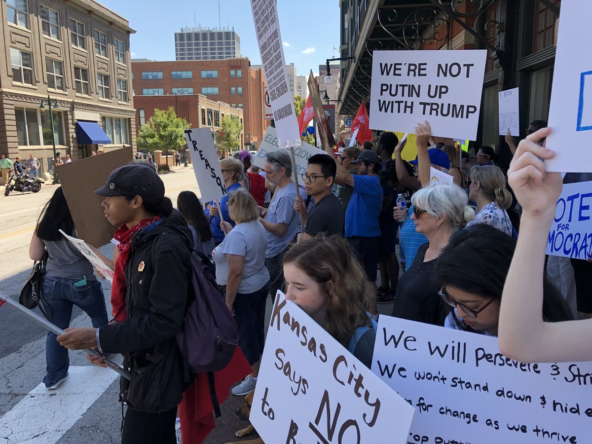 ron_busse's tweet photo. President Trump protesters, 10th and Broadway, KCMO. https://t.co/YLJw7RJv6c