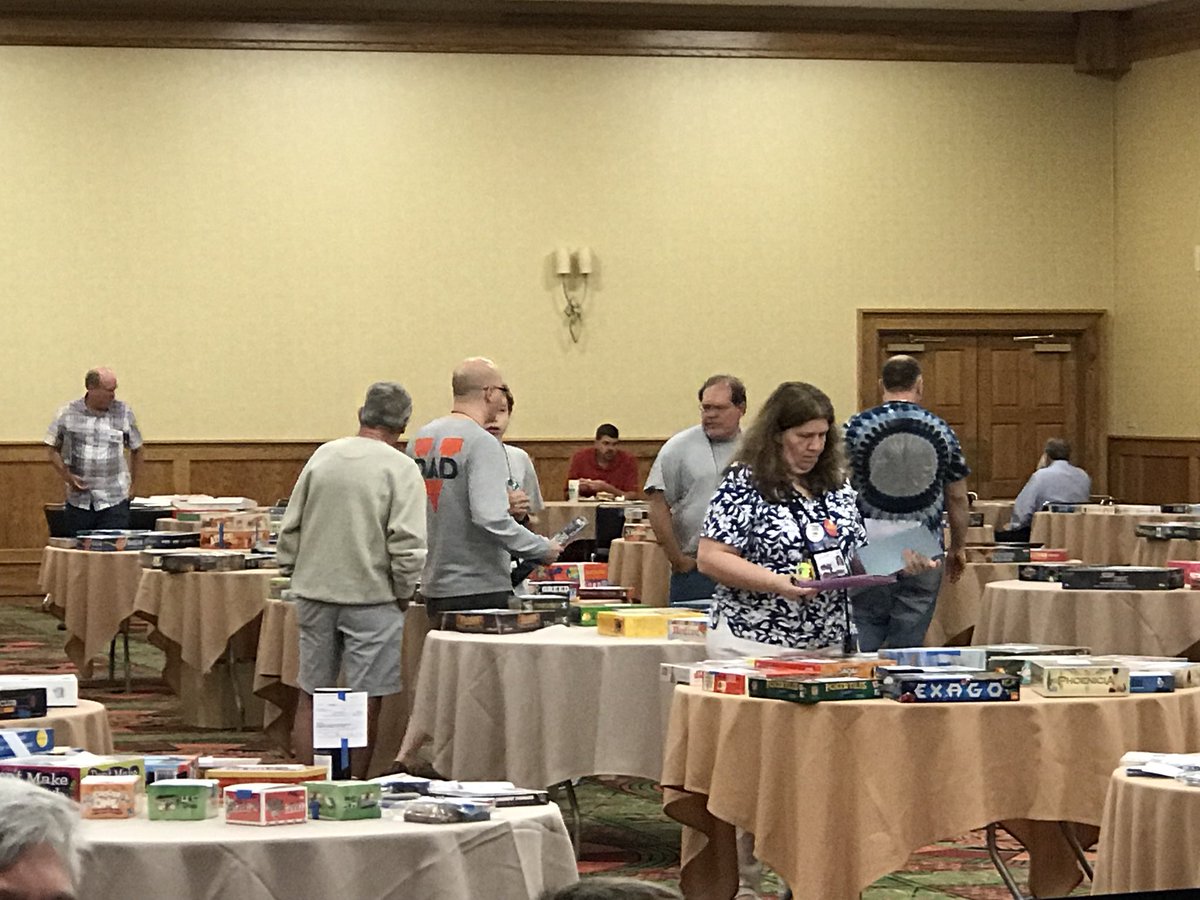 BPA_WBC's tweet photo. Getting ready for the last price cut in the auction store....come get in line for the Best deals! #wbcbpa18 https://t.co/Z8Gtc6GfCy