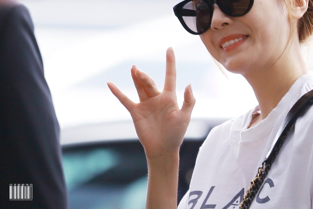 YJTTKI's tweet photo. 07.24 Jessica Jung @ Hong Kong Airport Departure ~1~ #鄭秀妍 #JessicaJung #Jessica #정수연 #JungSooYeon #香港 #HongKong #홍콩 #YJTTKI #ㅇㅈㅌㅌㅋㅇ https://t.co/Hn7S33Jb4O