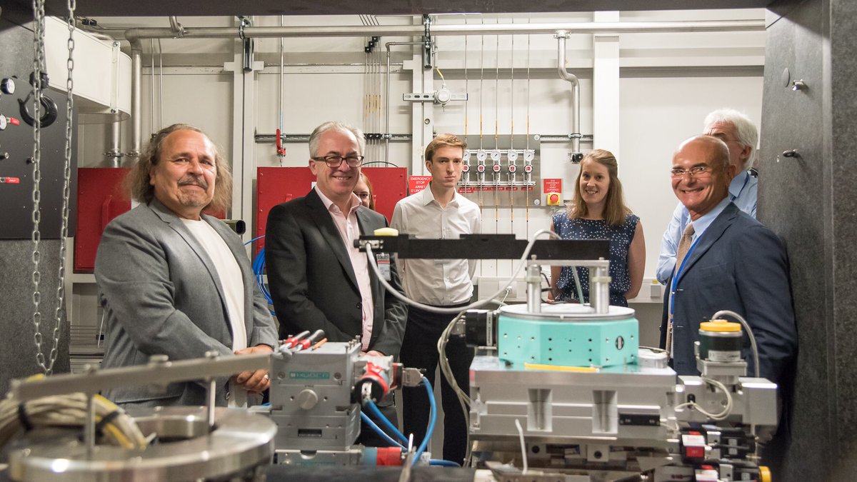 FrancescoDSette's tweet photo. Great pleasure to welcome Prof. Mark Thomson and our friends &amp; strong partners from @stfc_Matters @beisgovuk @UKRI_News Fruitful exchanges with the ESRF scientists and our UK staff! https://t.co/6Q1No24N8o
