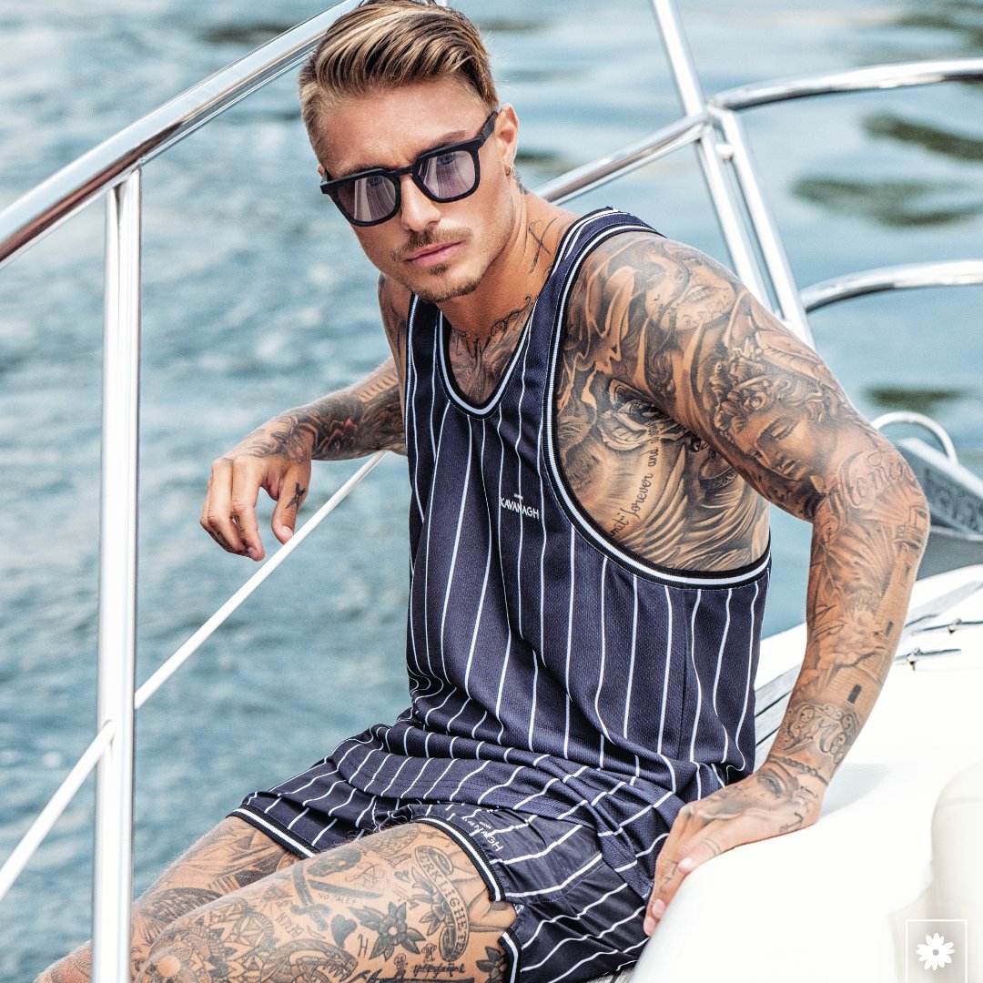 giannikavanagh's tweet photo. Black Baseball Striped Vest available at https://t.co/xXFmEz5Pbb
#giannikavanagh #style #menswear #streetstyle #streetwear #fashion #menstyle #urban #urbanstyle #urbanwear #menfashion #beautiful #happy #cute #me #picoftheday  #fun #repost #smile #johnnyedlind https://t.co/UwgSF5iiRM