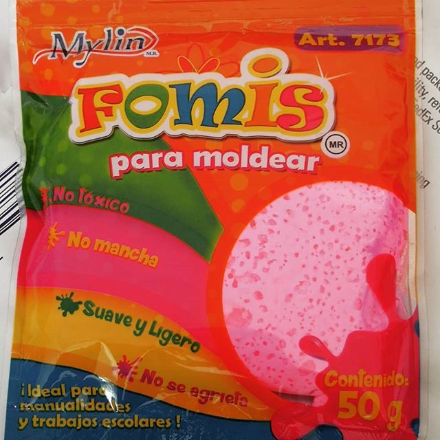 soy_mama's tweet photo. Actividad para el día de hoy para Maia: hacer una escultura con este fomi para moldear, es un material muy elástico, no se agrieta y se seca al aire, así que no necesita cocción y queda con la forma que ella le dé.

#CraftyBlogger #CraftyMom #CraftyGirl https://t.co/OVioCp6CEw https://t.co/ix5gHsnD6l