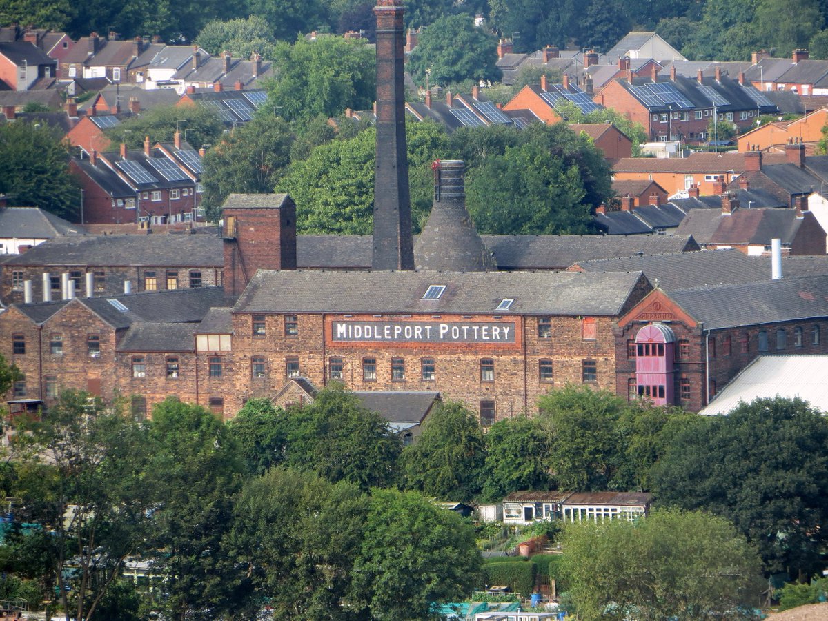 kendie's tweet photo. this is my view of Middleport Pottery. I'm hoping soon I'll shall be able to see the Weeping Window poppies from my window ! The car park is definitely looking better than McGuinness ever did #MiddleportPottery #WeepingWindowPoppies #StokeonTrent #PoppyTour https://t.co/sygeb7G1yB