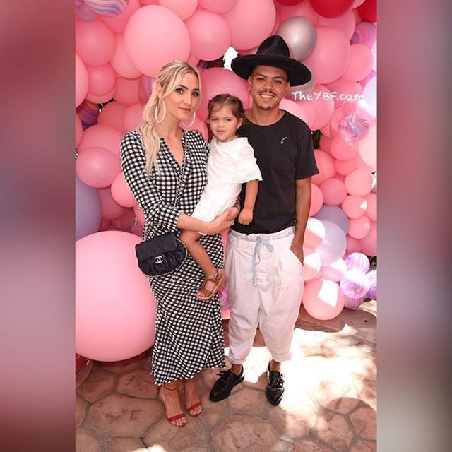 TheYBF's tweet photo. Family affair! #EvanRoss took his wife #AshleeSimpsonRoss and daughter #JaggerSnow to @petitenpretty's launch celebration in LA. More family flicks here: https://t.co/v4wohALswB or swipe up in stories https://t.co/E0QqPepAS7 https://t.co/B3X5U10mRY