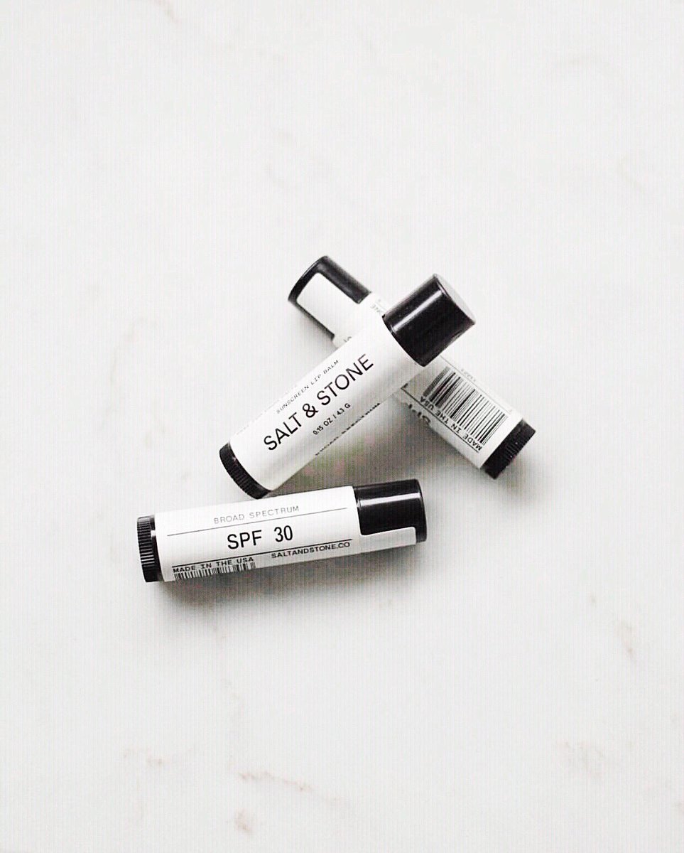 GoOrganikBox's tweet image. Sun-kissed does not need to be skin damaged ☀️💋 Bring @saltandstone SPF 30 Lip Balm into your daily routine. The allnatural &amp;amp; organic hydrating sunscreen lip balm will leave your lips feeling soft and protected. We thought this #lippie was the perfect addition to our June box!