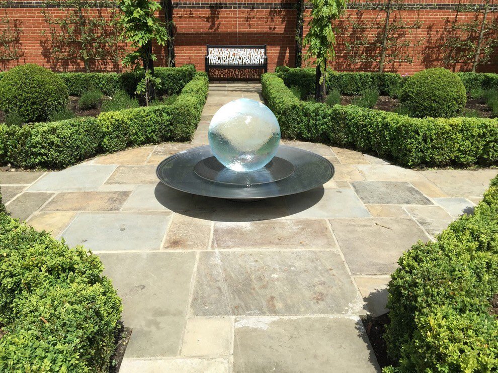 Over on our Houzz page we have heaps of natural stone and porcelain information and lovely imagery. Check out our versatile and prestigious Yorkstone range [bit.ly/2uOhgOZ]. #ThisIsLondonStone