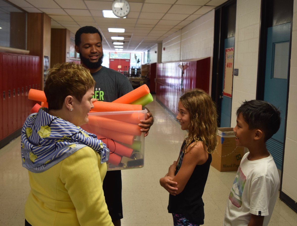 clubob9's tweet photo. .@A2SchoolsSuper also stopped to chat with Star Wars Camp and Battle Bots on National #CampKindnessDay #CKD2018 #KindnessEvolution @a2schools @aareced find out details on camps still to come this summer https://t.co/2hwXjgGE3k https://t.co/KxzIR24ehr