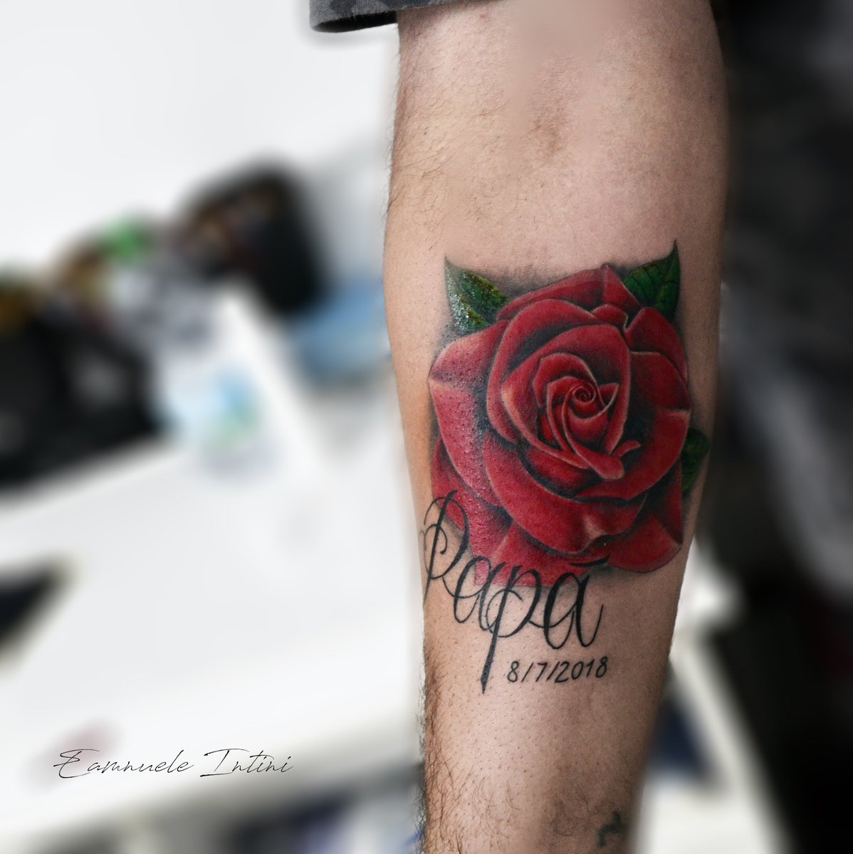 Tatuaggeria Sur Twitter Una Spugna Per Cancellare Il Passato Una Rosa Per Addolcire Il Presente E Un Bacio Per Salutare Il Futuro Rose Tatuaggeria Tattoo Rosetattoo Papa Redrose Emanueleintini Tatuaggio T Co Yhst5qxzwx